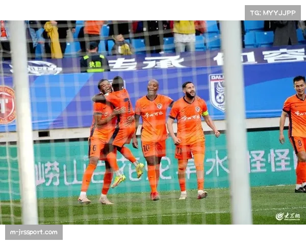 青岛海牛1-0小胜河南队，叶博亚推射远角打入制胜球